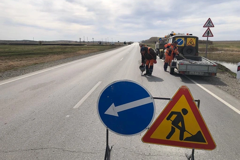 Более 28 тысяч квадратных метров дорог отремонтировали в Алтайском крае после зимы - Вечерний Барнаул, 19.04.2026