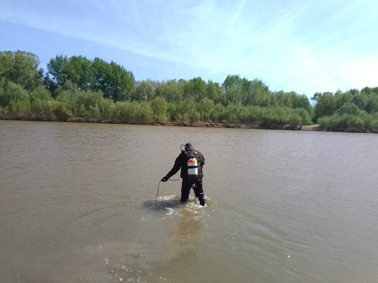 Дно водоёмов проверяют в Алтайском крае - Вечерний Барнаул, 18.05.2025