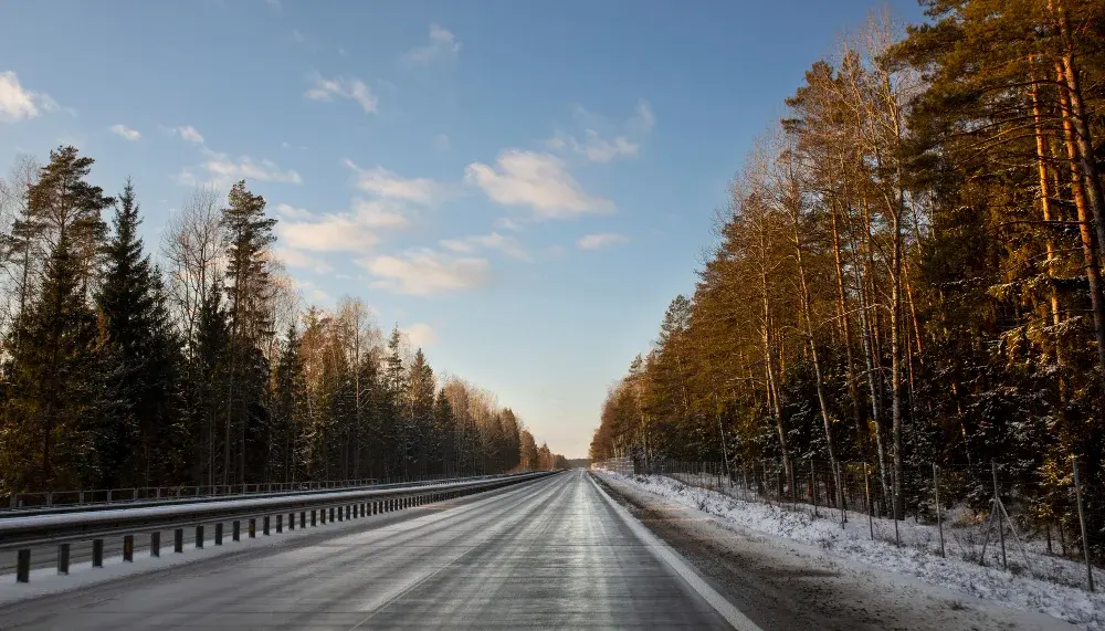 Сильная гололедица на дорогах: о погоде в Барнауле 15 ноября - Вечерний Барнаул, 15.11.2025