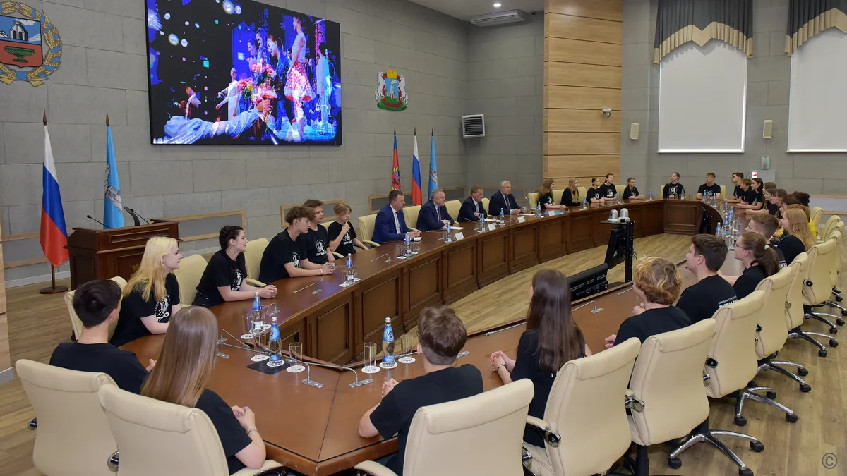 Глава города поздравил оркестр «Ритм Бэнд» с победой в конкурсе «Кубок Сталинграда» - Вечерний Барнаул, 16.05.2025