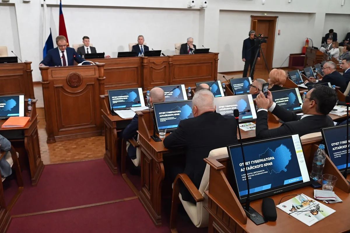 Впечатляющий 300-балльный результат по итогам сдачи ЕГЭ барнаульской выпускницы Лелеи Мельниковой отметил губернатор в своём отчёте - Вечерний Барнаул, 30.05.2025