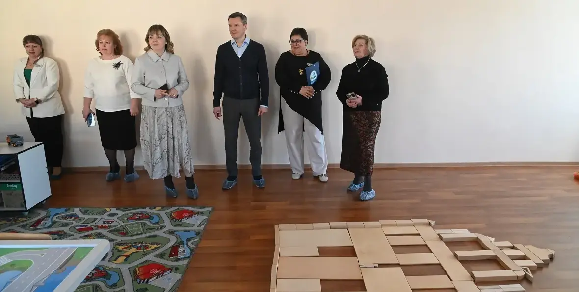 Депутат Государственной Думы Даниил Бессарабов встретился с преподавателями и учащимися барнаульских школ Депутат Государственной Думы Даниил Бессарабов встретился с преподавателями и учащимися барнаульских школ - Вечерний Барнаул, 07.04.2026