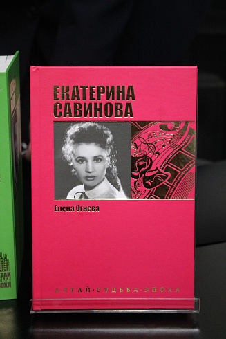 Как сложилась судьба единственного сына актрисы Екатерины Савиновой и кинорежиссера Евгения Ташкова