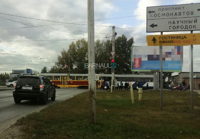 Барнаул улица матросова. Улица Матросова Барнаул. Мост на Матросова Барнаул. Матросова Барнаул фото. Авторынок Барнаул на Матросова.